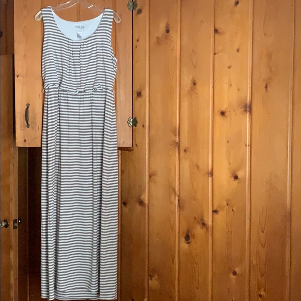 Robbie Bee maxi dress